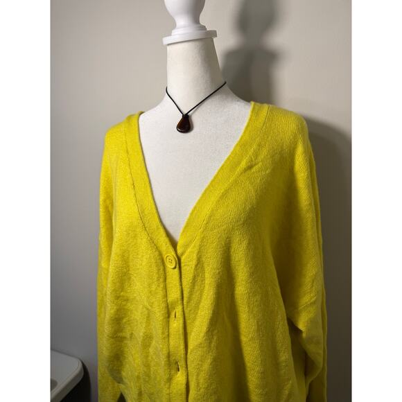 Lane Bryant 18/20 Butter Yellow Button Up V-Neck Cardigan Sweater - Picture 2 of 6